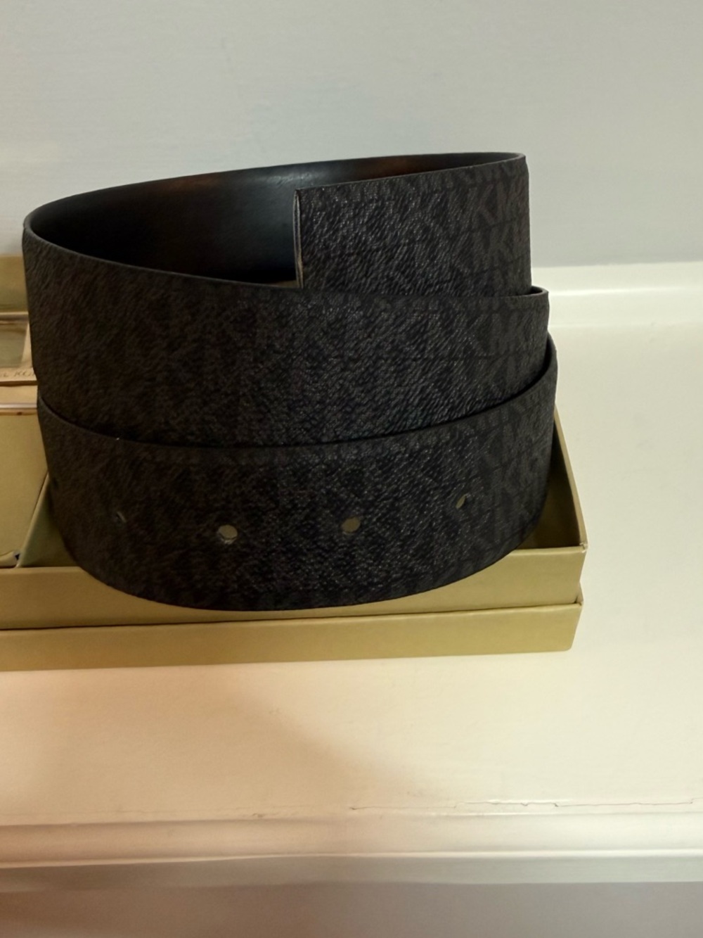 Michael Kors womens 2 in 1 reversible Leather Belt Set with Gold MK Buckle - Picture 3 of 5